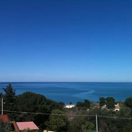 Stanza Con Bagno E Cucina In Comune In Giardino * Cefalu