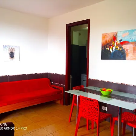 Stanza Con Bagno E Cucina In Comune In Giardino Gasthof