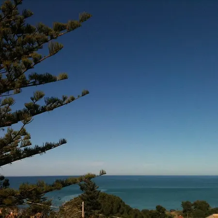 Stanza Con Bagno E Cucina In Comune In Giardino Gasthof Cefalù
