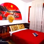 Guest house Stanza Con Bagno E Cucina In Comune In Giardino Cefalu