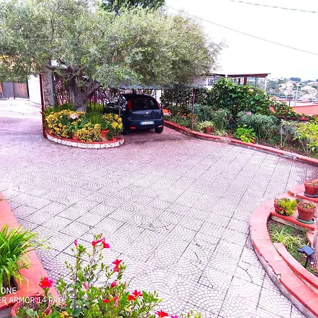 Gasthuis Stanza Con Bagno E Cucina In Comune In Giardino