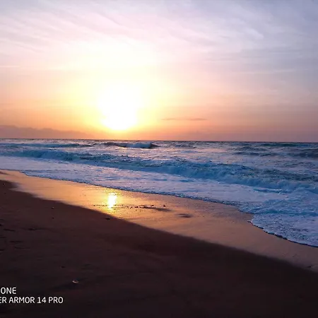 Stanza Con Bagno E Cucina In Comune In Giardino Cefalù