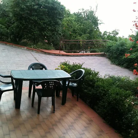 Gasthuis Stanza Con Bagno E Cucina In Comune In Giardino