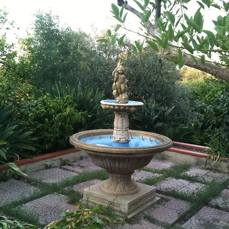 Stanza Con Bagno E Cucina In Comune In Giardino * Cefalù