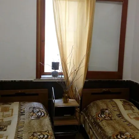 Gæstehus Stanza Con Bagno E Cucina In Comune In Giardino *