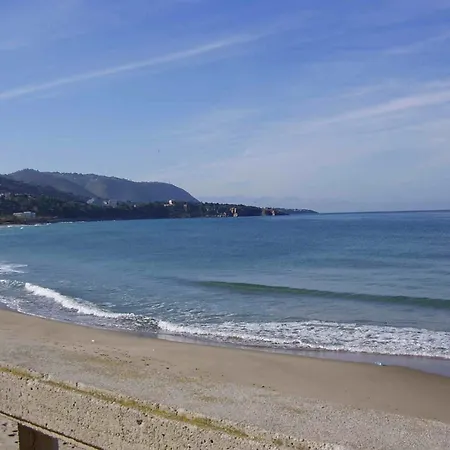 Stanza Con Bagno E Cucina In Comune In Giardino * Cefalù