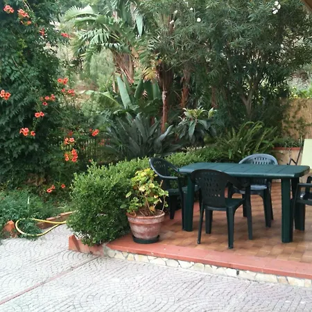 Gasthuis Stanza Con Bagno E Cucina In Comune In Giardino *