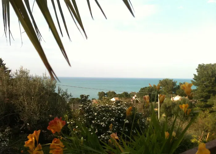 Maison d'hôtes Stanza Con Bagno E Cucina In Comune In Giardino
