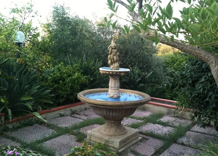 Stanza Con Bagno E Cucina In Comune In Giardino * Cefalù