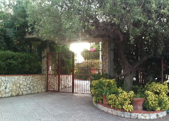 Maison d'hôtes Stanza Con Bagno E Cucina In Comune In Giardino Cefalù